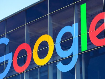 Google zaczął tańczyć i potknął się o własne nogi. Wyścig chatbotów dopiero się zaczyna