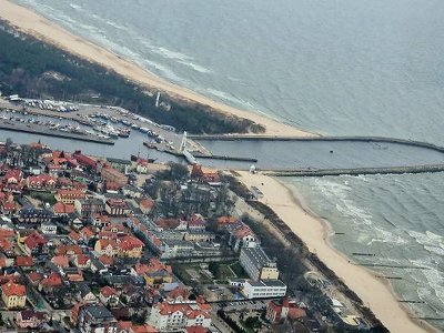 Ustka z lotu ptaka. Morze, hotele, przebudowa drogi (ZDJĘCIA)