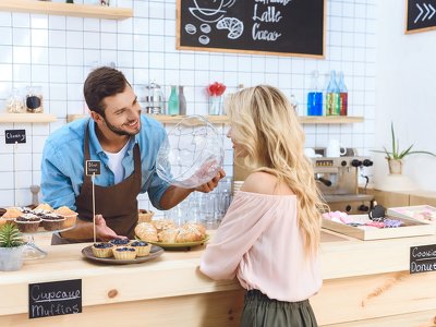 Prokliencka strategia firmy. Jak CX może skutecznie wyznaczać kierunek rozwoju przedsiębiorstwa?