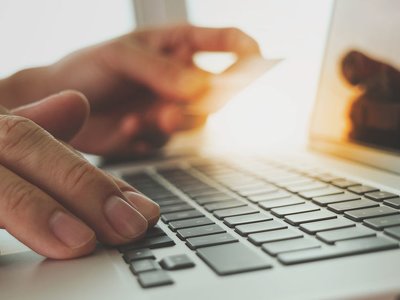 Ministerstwo Finansów szykuje nowe przepisy. Platformy cyfrowe będą raportować o sprzedawcach i wynajmujących mieszkania
