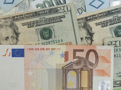 Kurs złotego (06.06). Ile kosztują dolar, euro i frank szwajcarski