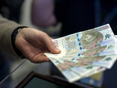 4000 zł dla każdego już wkrótce! Rekompensata za drożyznę w sklepach