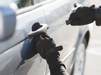 Ukradł samochód, bo szukał miejsca na nocleg