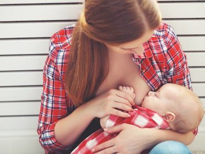 Matka przekazała wirusa niemowlęciu wraz z mlekiem. Planujesz ciążę? Zaszczep się przeciw chorobie przenoszonej przez kleszcze