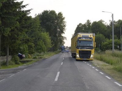 Dramat w Trzebieszowie. 6-latek na rowerku wjechał pod ciężarówkę