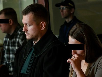 Bliźniaczki Maja i Pola przeżyły w domu horror. Prokuratura chce wyższych kar dla matki i jej partnera