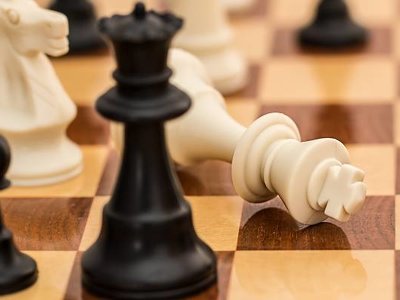 Lubisz szachy? Spróbuj rozwiązać te łamigłówki! Quiz wiedzy o zasadach gry w szachy