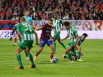 ,,Z woleja'': Hat trick UEFA i obawa o polskie kluby
