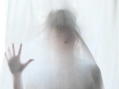 To oznacza sen o zmarłej osobie - informacje z sennika. Sny o zmarłych mają szczególne znaczenie [23.08.2023 r.]