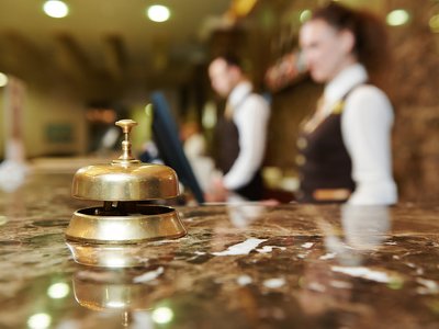 Obsługują recepcję w apartamentowcu. Oto absurdalne reklamacje gości