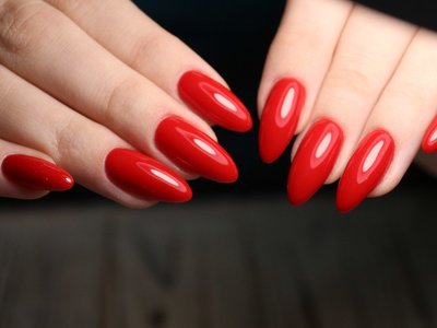 Kolory paznokci prawdziwych jesieniar. Jaki manicure będzie najmodniejszy?
