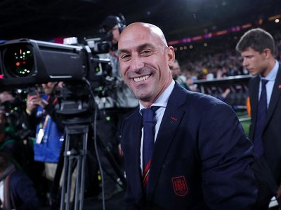 Modlitwy matki nie pomogły. Luis Rubiales podał się do dymisji. Hiszpańskie piłkarki nie mogą jednak mówić o sukcesie