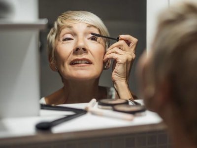 Foxy eye to makijaż oka dla dojrzałych kobiet. Zapomnij o opadającej powiece – ten make-up ukryje ten problem