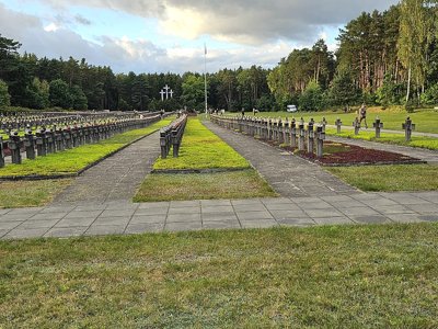Policjanci złożyli hołd pomordowanym w Palmirach