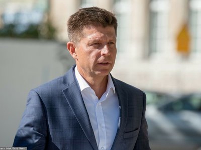 Petru: Obajtek oszukuje Polaków. Ceny paliw wystrzelą