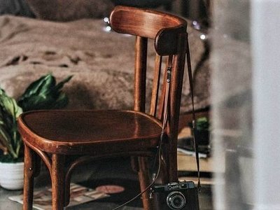 „Skoczek”, „Grzybek”, „Muszelka”. Krzesła z PRL-u są modne i kosztują krocie. Lepiej sprawdź strych i piwnicę!