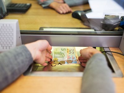 Kursy walut 20.09.2023. Środowy kurs funta, euro, dolara i franka szwajcarskiego