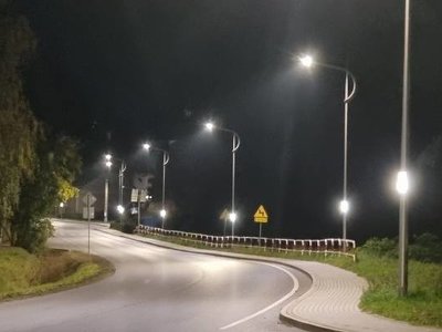 Droga prowadząca do Iwonicza-Zdroju została oświetlona nowoczesnymi lampami [ZDJĘCIA]