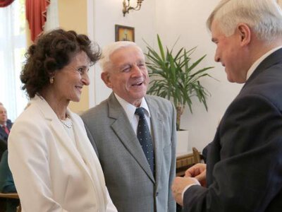 Złote Gody, jakich jeszcze nie było! Ponad sto par świętowało w Krośnie 50. rocznicę ślubu [ZDJĘCIA]