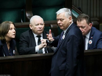 PiS szuka odbicia po porażce w Sejmie. Na liście Kaczyńskiego kolejny minister