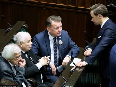 Zmiana decyzji w klubie PiS w sprawie Bosaka. Błaszczak musiał się wycofać