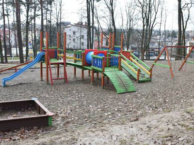 Będzie nowy, większy plac zabaw w Parku Miejskim w Krośnie. Obecny nie spełnia wymogów bezpieczeństwa [ZDJĘCIA]