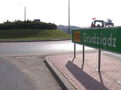 W Wąbrzeźnie 31-latek wjechał w protestujących na rondzie rolników
