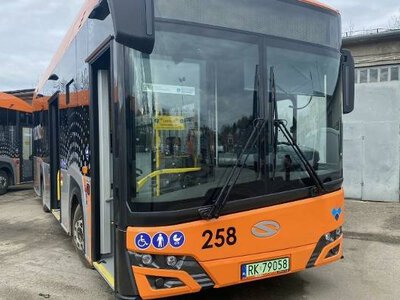Krosno kupiło pierwsze autobusy elektryczne dla miejskiej komunikacji. Będą kursować na 5 trasach