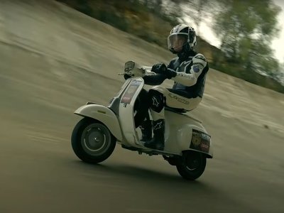 Dwusuwowa Vespa wprowadza markę do Księgi Rekordów Guinnessa. Jaki rekord ustanowił 65-latek z Lombardii?