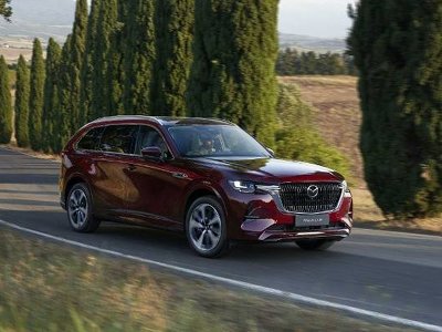 Nowa Mazda CX-80. Pomieści 7 osób i ma dwa układy napędowe do wyboru