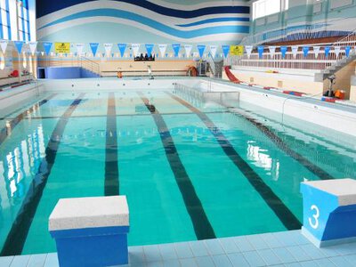 Władze Krosna przymierzają się do modernizacji basenu przy ul. Sportowej