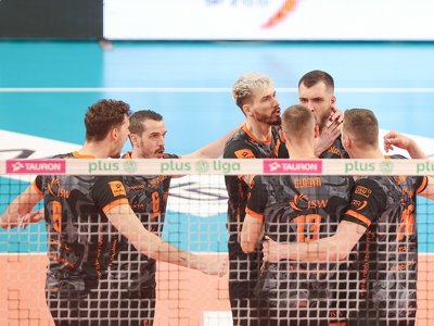 Obrońcy tytułu podnieśli się z kłopotów. Złoto PlusLigi w świetnym stylu