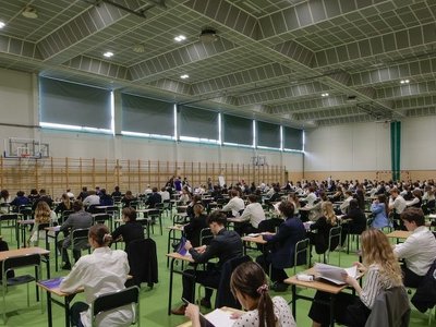 Matura 2024: Język polski, poziom rozszerzony. Ile trwa? Czego się spodziewać?
