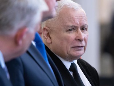 Ruchy tektoniczne w PiS. Jak to możliwe, że Kaczyński tak stracił słuch? [KULISY]