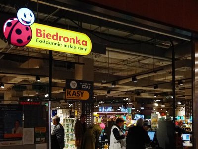 Biedronka będzie ci winna 150 zł? UOKiK kwestionuje Magię Rabatów