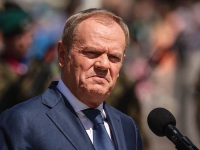 Tusk zaciska pętlę, Macierewicz reaguje błyskawicznie. Musiał trafić w czuły punkt