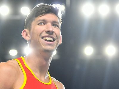 Gwiazda lekkoatletyki mierzy wysoko. To jest w jego zasięgu