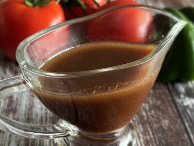 Niezawodny sos balsamiczny do sałatek i przekąsek. Dodaje niezapomnianego smaku. Poznaj prosty przepis na pyszny dressing do warzyw