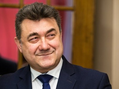 Kolejny polityk zawieszony przez J. Kaczyńskiego. Skandal obyczajowy w tle