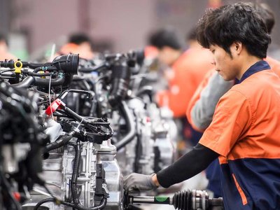 BMW korzystało z pracy przymusowej. Te koncerny motoryzacyjne współpracowały z Chinami, obchodząc zakaz