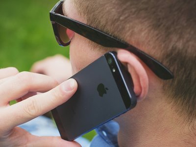 Szkodliwy nawyk telefoniczny. Potem szok, gdy przychodzi rachunek