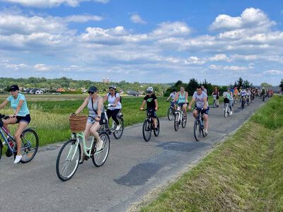 Przejechali rowerami przez wszystkie miejscowości gminy. Zobaczcie zdjęcia z jubileuszowego Ogólnopolskiego Rajdu Rowerowego [ZDJĘCIA]
