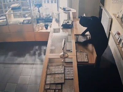 Włamanie do jubilera w Strzelcach Opolskich. Jest nagranie z kradzieży