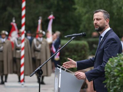 Szef MON w rocznicę wybuchu wojny: Atak z zachodu, a za chwilę ze strony Związku Radzieckiego. O tym nigdy nie wolno zapomnieć