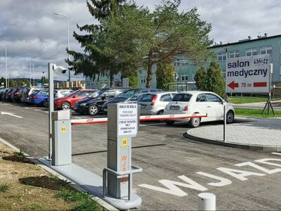 Zakończyła się przebudowa parkingu przy Wojewódzkim Szpitalu Podkarpackim w Krośnie