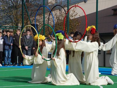 Nowoczesne boiska sportowe otwarto przy szkołach w Cieklinie, Zarzeczu i Dębowcu. Inwestycje z programu Sportowa Polska
