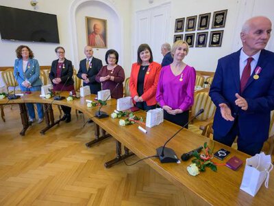 Pracownicy Urzędu Miasta w Krośnie odznaczeni zostali medalami