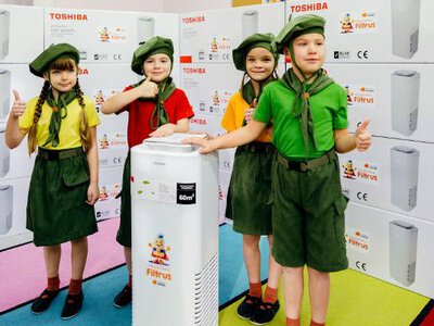 Fundacja Śnieżka przekazała niemal 200 oczyszczaczy powietrza przedszkolom w powiecie dębickim