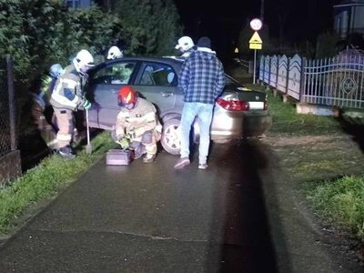 Nocna kraksa w Krajowicach i kolizja trzech pojazdów w Gorzycach [ZDJĘCIA]