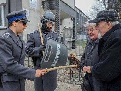 W Zespole Szkół Budowlanych w Jaśle uczczono pamięć ofiar stanu wojennego. 43. rocznica wydarzeń z 13 grudnia 1981 roku